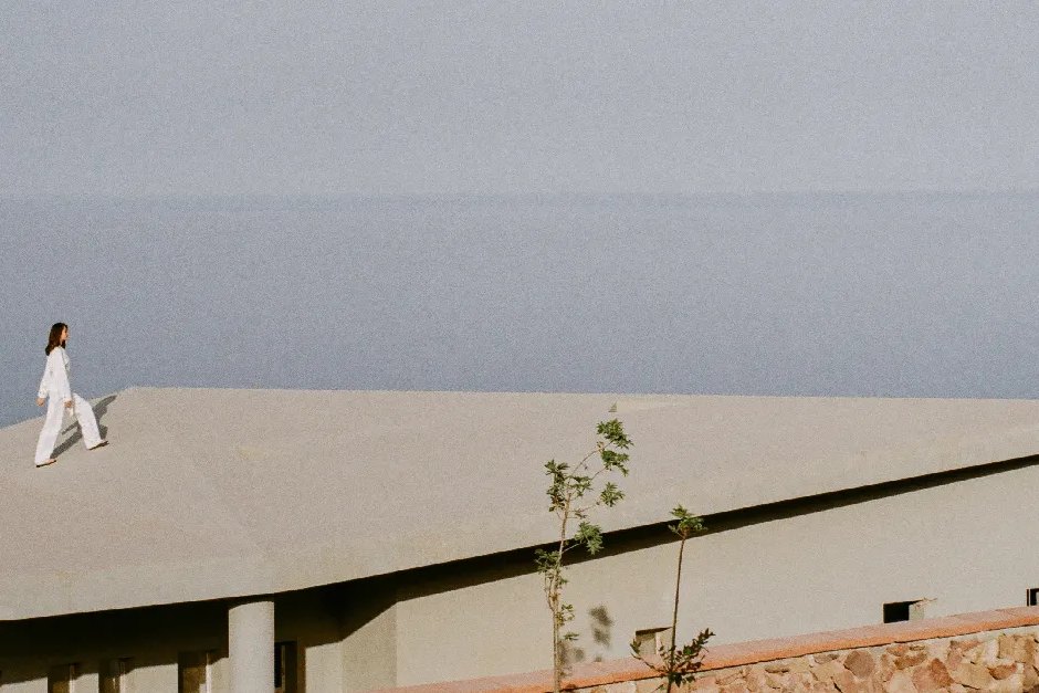 IL Monte Galala, elevated architecture above the Red Sea